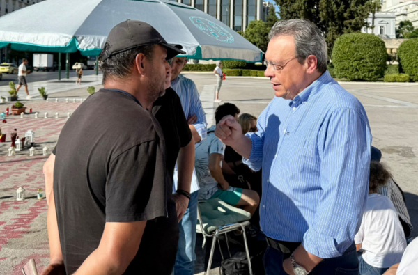 Τέμπη: Ο Φάμελλος στο πλευρό του απεργού πείνας Ρούτσι - Απάνθρωπη η άρνηση του αιτήματος εκταφής