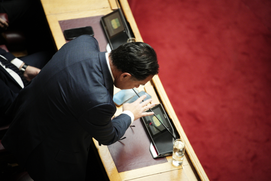 Γεωργιάδης για Τέμπη: Δεν είναι δουλειά της κυβέρνησης το λαθρεμπόριο