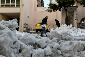 Καιρός: Στην... κατάψυξη και την Πέμπτη, με κατά τόπους χιόνια και βροχές - Έως και -12 βαθμούς Κελσίου το θερμόμετρο