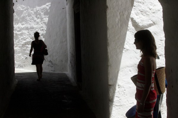 Μπαράζ καλοκαιρινών «εξορμήσεων» από τους φοροελεγκτές της ΑΑΔΕ