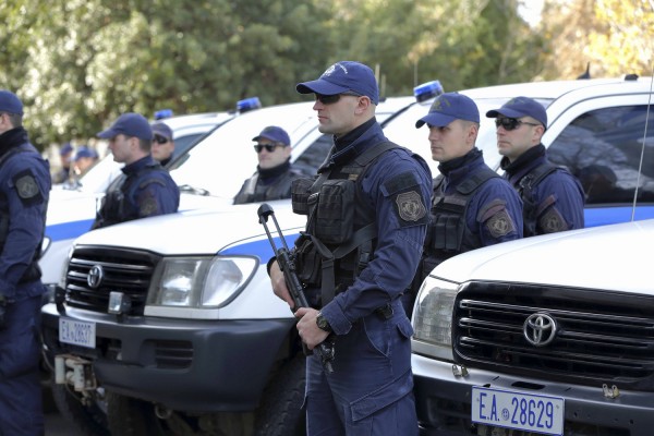 Θεσσαλονίκη: Αστυνομικοί καταδίωξαν βανάκι και ''έπεσαν'' σε κύκλωμα διακινητών
