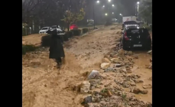 Κακοκαιρία: Τραγωδία με δύο νεκρούς σε Γλυφάδα και Άστρος - Εικόνες βιβλικής καταστροφής