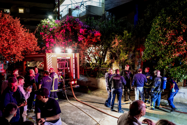 Φρίκη στο Ηράκλειο: Μάνα και γιος κάηκαν ζωντανοί - Ο δεύτερος γιος έκανε απόπειρα αυτοκτονίας (Εικόνες και βίντεο)