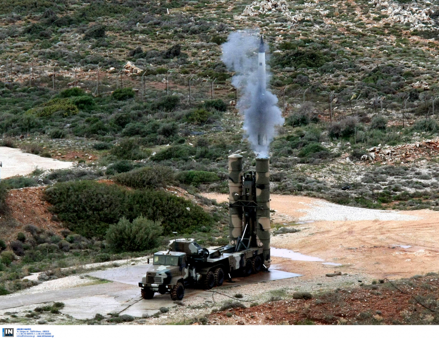 «Η Αθήνα αρνήθηκε να στείλει S-300 στην Ουκρανία»: Οι ανεπίσημες συζητήσεις και το αίτημα των ΗΠΑ