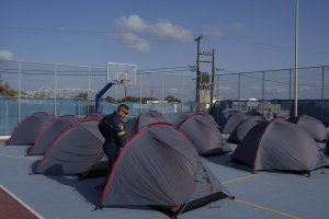 Σαντορίνη: «112» λόγω κατολισθήσεων, πού απαγορεύτηκε η πρόσβαση
