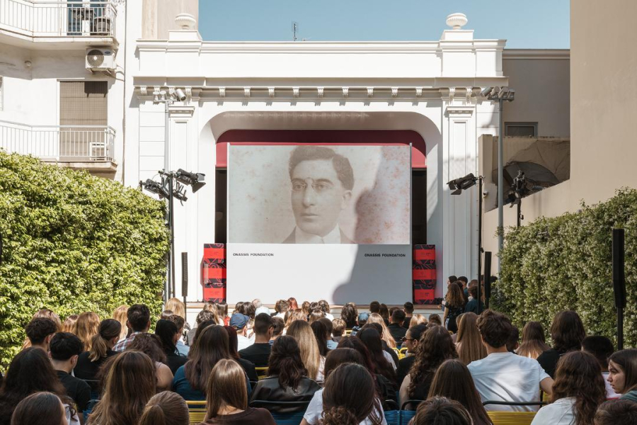 «Δεν βλέπω την πόλη, βλέπω εμένα»: Οι μαθητές των Ωνάσειων Σχολείων «συνομίλησαν» με τον Καβάφη