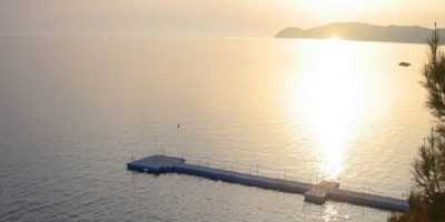 Απλούστερη η τοποθέτηση πλωτών εξέδρων