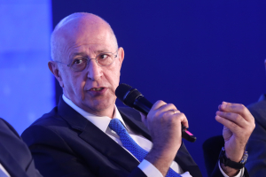 «Καμπανάκι» Θεοδωρόπουλου: Δύο μεγάλες ελληνικές βιομηχανίες εξετάζουν λουκέτο σε εργοστάσια