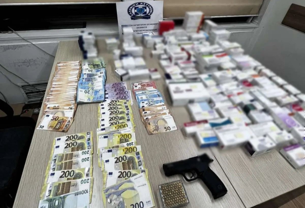 Κύκλωμα παράνομων συνταγογραφήσεων: Η ανακοίνωση της ΕΛΑΣ για τους 16 κατηγορούμενους