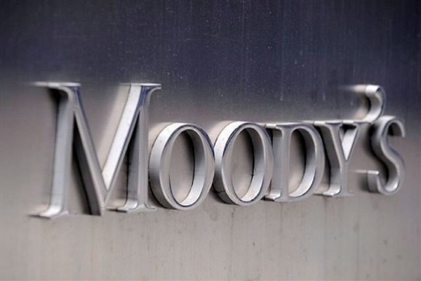 Ο Moody's απειλεί με υποβάθμιση την Ιταλία