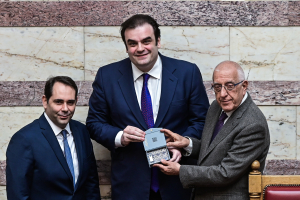 Πιερρακάκης: «Η μείωση του χρέους είναι η κατάκτηση μιας γενιάς» – Ανοιχτό το ενδεχόμενο υποψηφιότητας για Eurogroup