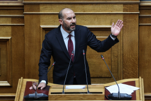 Τζανακόπουλος: Η συγκλονιστική ομιλία στη Βουλή για τη Χίο - «Το μίσος αυτονομείται, στο τέλος θα καταπιεί κι εσάς»