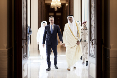 Με προσδοκίες για επενδύσεις η πρώτη επίσημη επίσκεψη του Εμίρη του Κατάρ στην Ελλάδα