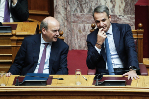 Ο Κυριάκος κάνει πλάκα: Επιδοτήσεις σε αυτούς που ιδρώνουν τα χωράφια, όχι στους παρείσακτους!