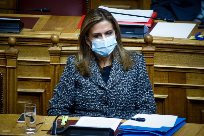 Ράπτη: 180 εισαγωγές χθες στην Αττική - Επιστράτευση ιδιωτών γιατρών, αν δεν έρθουν εθελοντικά