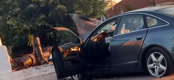 Φλώρινα: ΙΧ καρφώθηκε σε άγαλμα, νεκροί ένας 25χρονος κι ένας 80χρονος