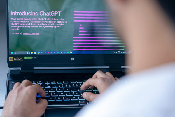 Το ChatGPT έδωσε «συνταγή» για βόμβα και συμβουλές για hacking κατά τη διάρκεια δοκιμών ασφαλείας