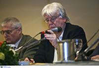 Γιώργος Σιακαντάρης: Χωρούν δυο μεσσίες σ’ ένα κόμμα;