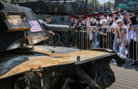 Le Monde: Συζητείται η αποστολή ευρωπαϊκών στρατευμάτων στην Ουκρανία