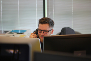 Caller ID Spoofing: Τα επτά «κλειδιά» για να μην πέσετε θύματα της νέας απάτης