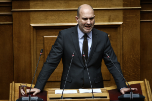 Μαρκόπουλος: Με παράδειγμα το Πέραμα, η ανάρτηση για το «λουκέτο» στα ΕΛ.ΤΑ