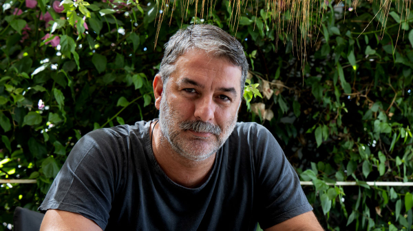 Η «Σπασμένη Φλέβα» του Γιάννη Οικονομίδη πίσω από τις κάμερες