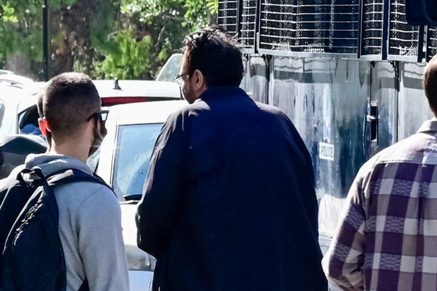 Φίλιππος Καμπούρης: Έλαβε προθεσμία να απολογηθεί την Κυριακή - «Είμαι αθώος» επιμένει