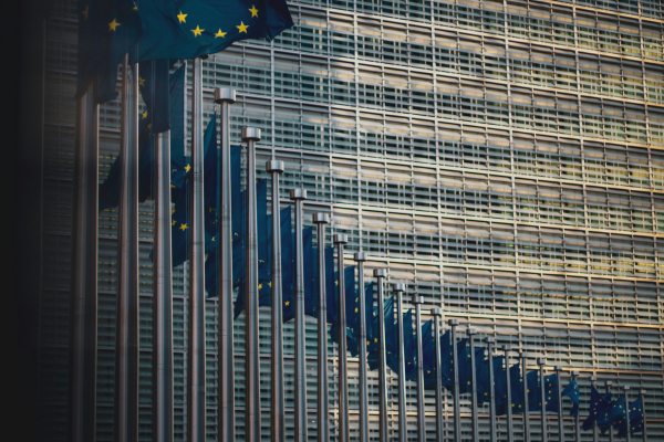 «Στρατηγικής σημασίας» το καλώδιο με Κύπρο, τονίζει η Κομισιόν – Απορρίπτει τις απειλές της Άγκυρας