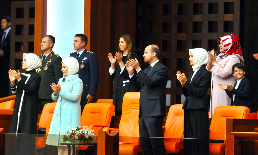 Οικογενειακή υπόθεση Ερντογάν η συμπαράσταση στους αμάχους της Γάζας και η καταδίκη Νετανιάχου