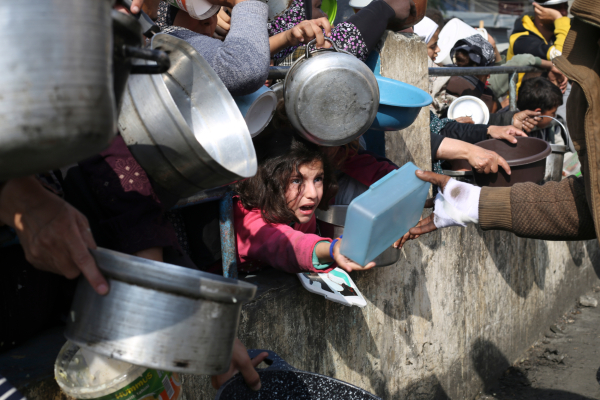 Ισραηλινό ΥΠΕΞ: «Φορτηγά με παιδική τροφή θα εισέλθουν σήμερα στη Γάζα»