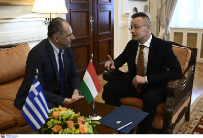 «Τετ α τετ» Γεραπετρίτη με τον Ούγγρο ομόλογό του, μεταναστευτικό και Μέση Ανατολή στο επίκεντρο των συνομιλιών