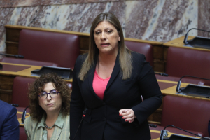 Ζωή Κωνσταντοπούλου: Στο «κυνήγι» της «σκιάς» του Τσίπρα
