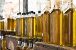 Παρθένο ελαιόλαδο και ελιές με ελληνική «βούλα»