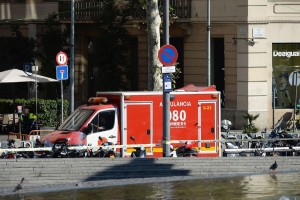 Οδηγός χτύπησε δύο αστυνομικούς σε σημείο ελέγχου στη Βαρκελώνη