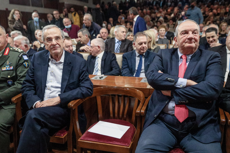 Καραμανλής και Σαμαράς στην παρουσίαση του βιβλίου του Βαληνάκη (LIVE)