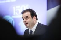 Πιερρακάκης στο Bloomberg: Η Ευρώπη πρέπει να αποφασίσει αν θα είναι ενιαία αγορά ή παγκόσμια δύναμη
