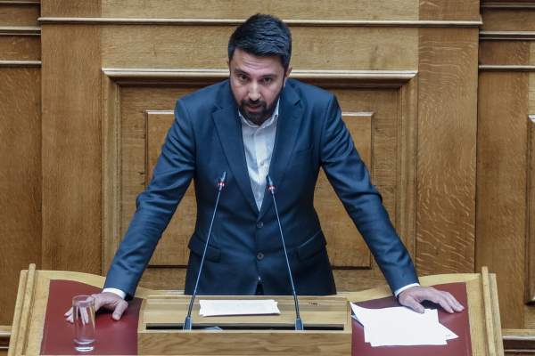Ραγδαίες εξελίξεις στη Νέα Αριστερά: Ανεξαρτητοποιήθηκε ο βουλευτής Οζγκιούρ Φερχάτ