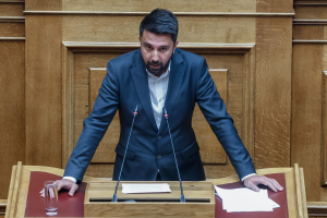 Ραγδαίες εξελίξεις στη Νέα Αριστερά: Ανεξαρτητοποιήθηκε ο βουλευτής Οζγκιούρ Φερχάτ