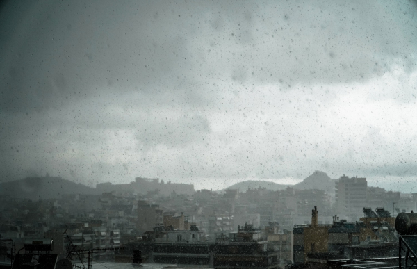 Έκτακτο δελτίο καιρού από την ΕΜΥ, πού θα σημειωθούν βροχές και καταιγίδες από Δευτέρα - «Πιάνουν» τη Θεσσαλία
