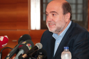 Τρύφων Αλεξιάδης: Παραμένει στο νοσοκομείο - Η ανάρτησή του στο Facebook