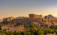 Το ροζ λουλούδι που φυτρώνει το Μάιο μόνο στην Ακρόπολη – Η ιστορία του