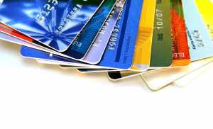 Οι πιστωτικές κάρτες μειώνουν την παραοικονομία