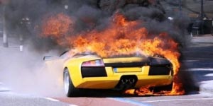 Lamborghini έπιασε τα 402 χλμ./ώρα και μετά πήρε φωτιά