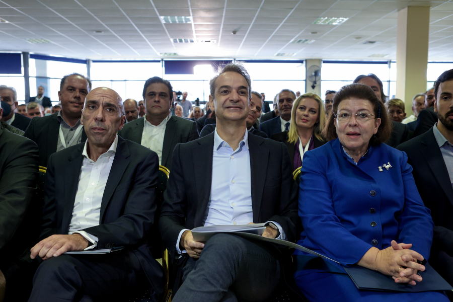 Μητσοτάκης: Θα σταθούμε στο πλευρό της κοινωνίας τους επόμενους δύσκολους μήνες