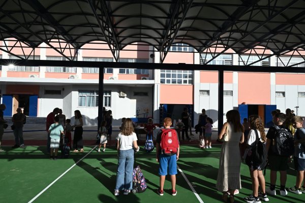 Προσλήψεις αναπληρωτών: Έρχονται σήμερα 30.000 - Στα 20.000 τα κενά στο πρώτο κουδούνι στα σχολεία