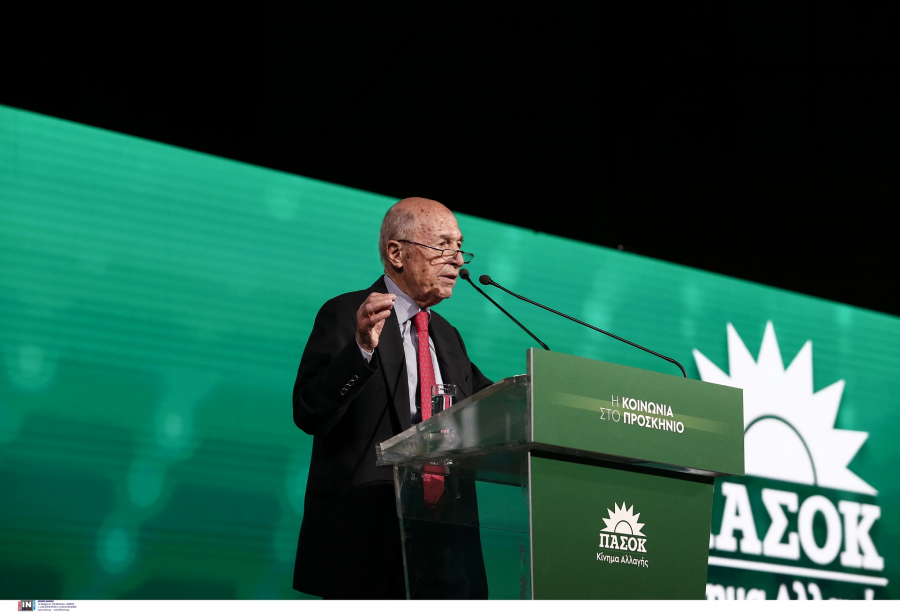 Στήριξη Σημίτη σε Ανδρουλάκη από το συνέδριο του ΠΑΣΟΚ: «Βρισκόμαστε στην αρχή μιας νέας προσπάθειας»