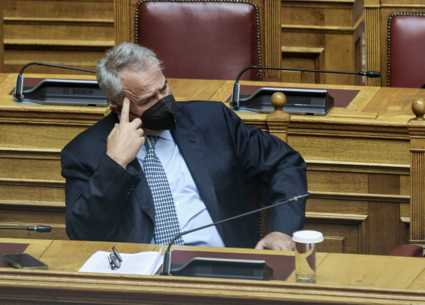 Βορίδης: Τρεις ημέρες επιπλέον άδειας σε δημόσιους υπαλλήλους γονείς παιδιών που νοσούν με COVID-19