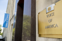 Φιμώνει τα μέσα Radio Free Europe και Voice of America ο Έλον Μασκ - Προανήγγειλε λουκέτο
