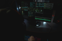Γαλλία: 15χρονος κατηγορείται για κλοπή εκατομμυρίων προσωπικών δεδομένων - Χάκαρε την υπηρεσία ταυτοτήτων