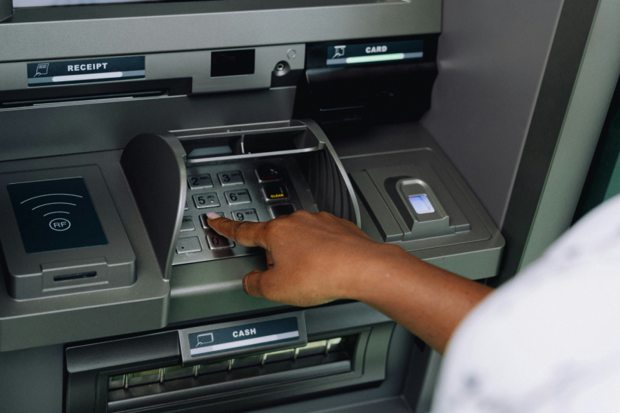 Πληρωμές ΕΦΚΑ - ΔΥΠΑ: Ποιοι πάνε ταμείο από τις 8 έως τις 12 Δεκέμβρη